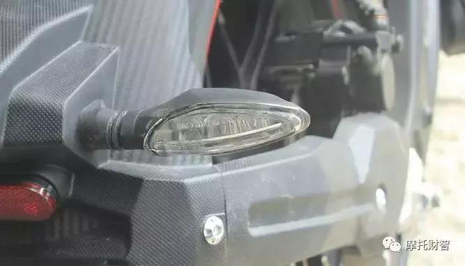 最新款隆鑫无极300rr,无极300rr19款和20款有什么区别吗