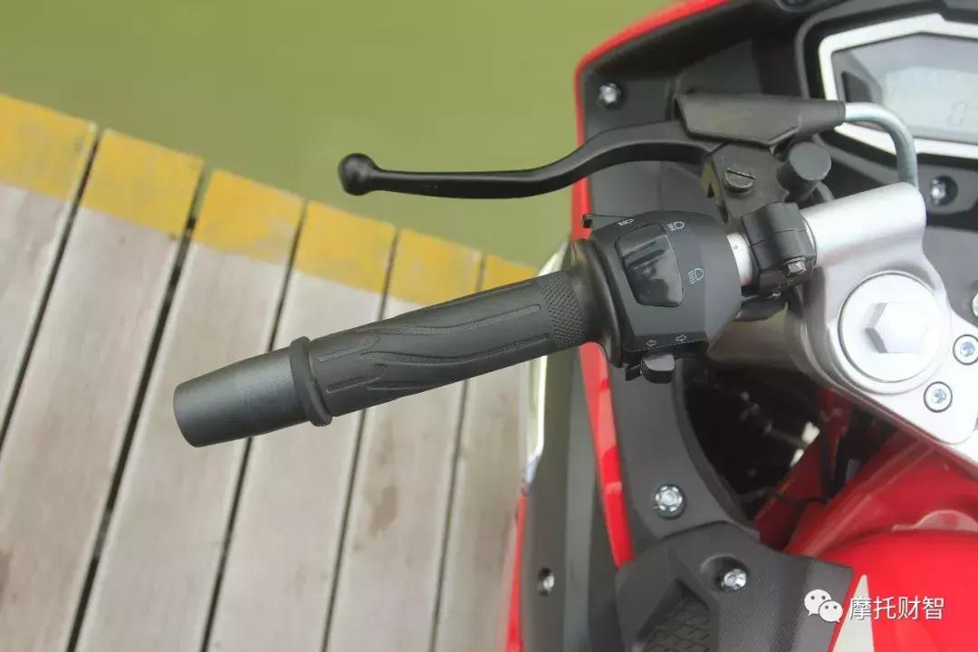 最新款隆鑫无极300rr,无极300rr19款和20款有什么区别吗