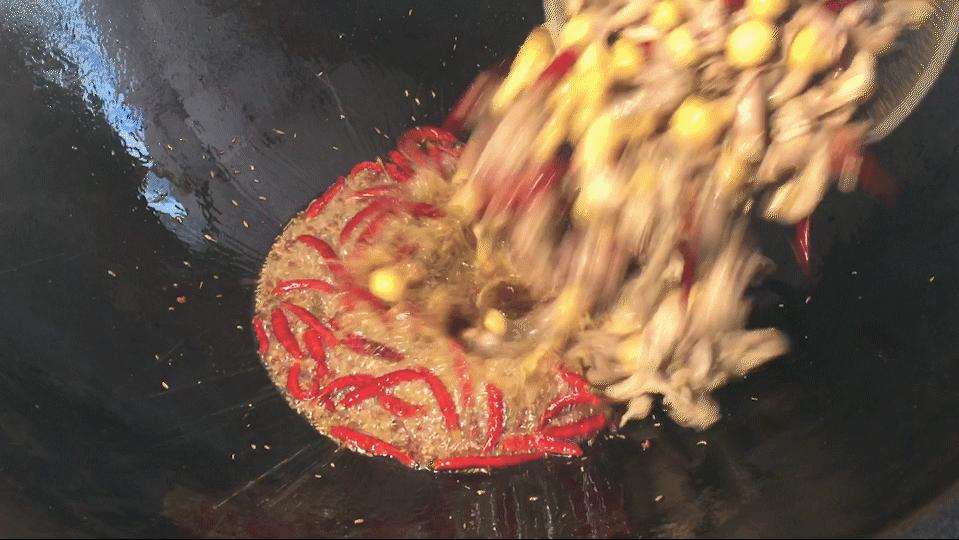 94年小伙卖卤肉十年,28岁小伙卖卤肉