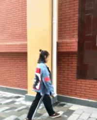 几十元的扭扭车，硬是被你开出了几百万豪车的感觉