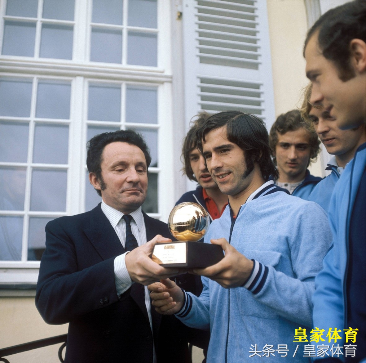 比梅西厉害的球星有哪些,比梅西更有名的足坛巨星