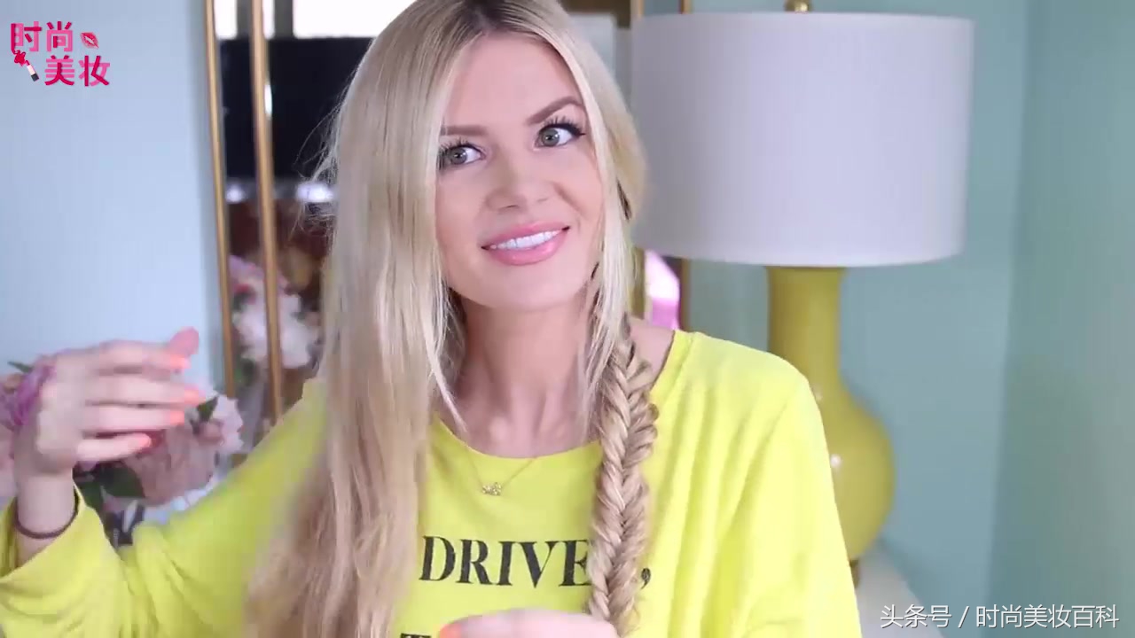 鱼尾流苏扭扭夹盘发视频,鱼尾扭扭夹盘发教程中短发