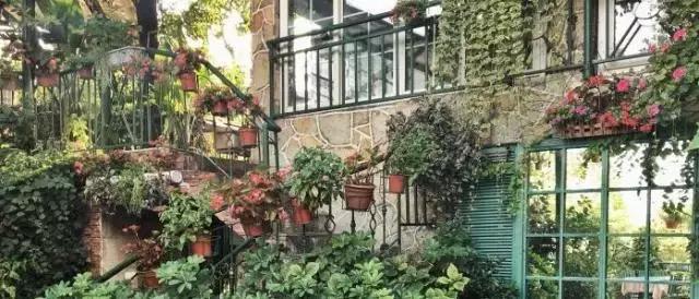 到重庆玩住哪比较方便又便宜民宿,去重庆旅游住哪里性价比最高2-3人