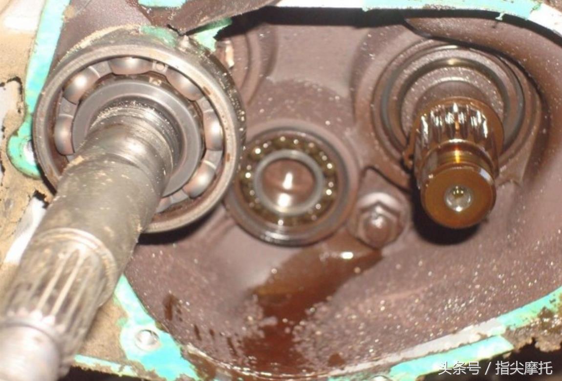 摩托车换机油要不要看着换,摩托车换机油就要换机滤