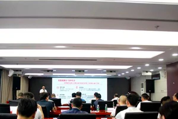 动态｜大学生村官将少数民族地区旅游资源搬上网