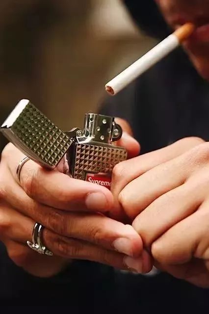 目前值得入手的supreme,supreme还值得买么