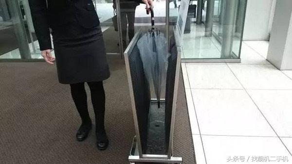 日本人长柄伞为什么不用折叠伞,日本很少用折叠伞