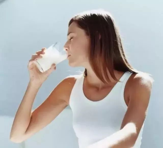 住在“地球上最后一片净土”，这个地方的奶牛过得比人还好！