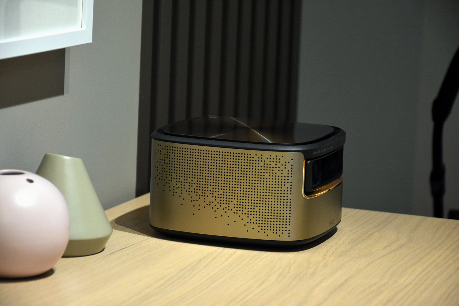 坚果v20s投影仪的真实流明,坚果v10投影流明