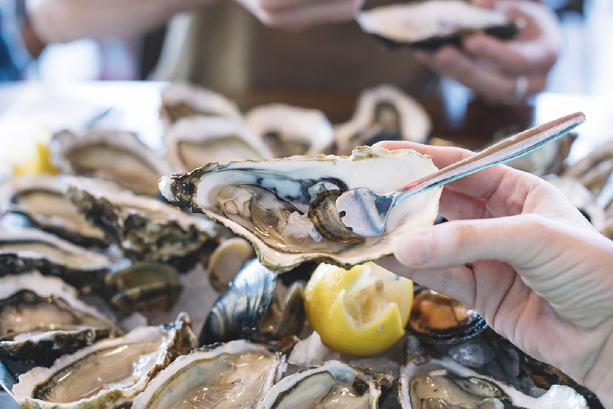 女性吃了生蚝的危害,女子吃生蚝20天死亡