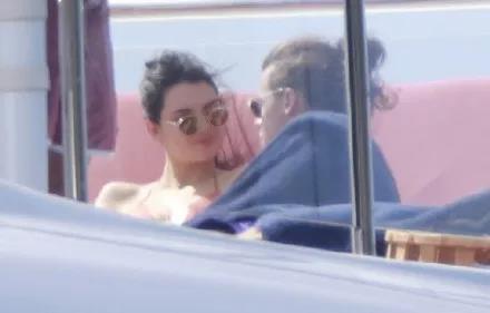 卡戴珊家族中的金发女孩儿,卡戴珊家族的恋爱史