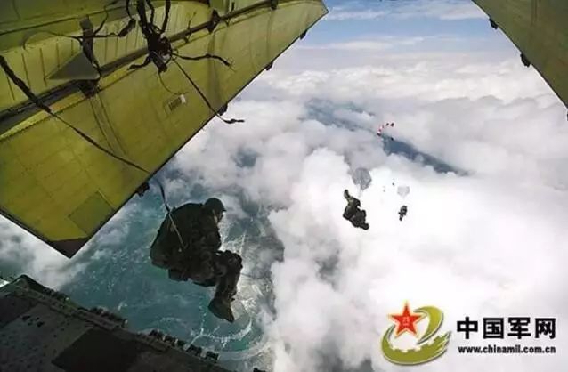 向所有中国军人军属致敬,致敬军人致敬军属