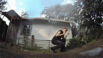 为什么可乐冷冻后摇晃会变成冰沙,为什么冰冻的可乐升温后会爆炸