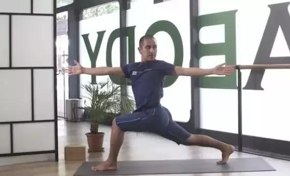 马甲线和什么搭配最好看,瘦马甲线怎么穿好看