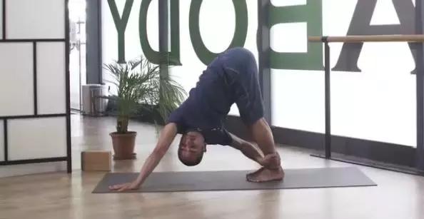 马甲线和什么搭配最好看,瘦马甲线怎么穿好看