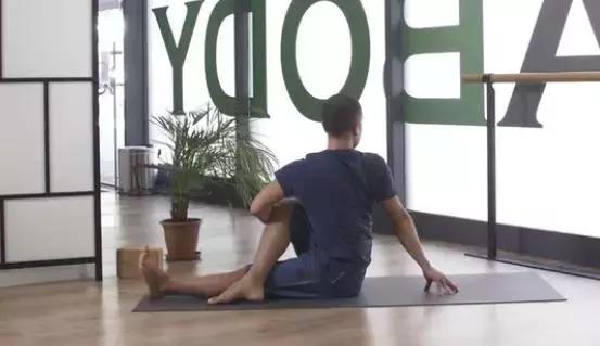 马甲线和什么搭配最好看,瘦马甲线怎么穿好看