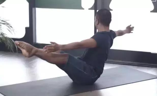 马甲线和什么搭配最好看,瘦马甲线怎么穿好看