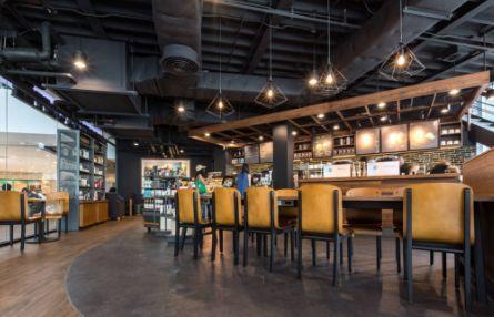 星巴克的反击，携手饿了么上演三国杀~