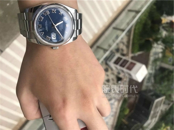 劳力士有钻的款式,劳力士日志买夜光还是罗马字