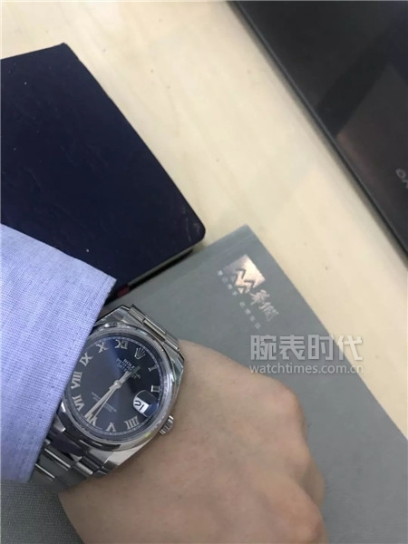 劳力士有钻的款式,劳力士日志买夜光还是罗马字