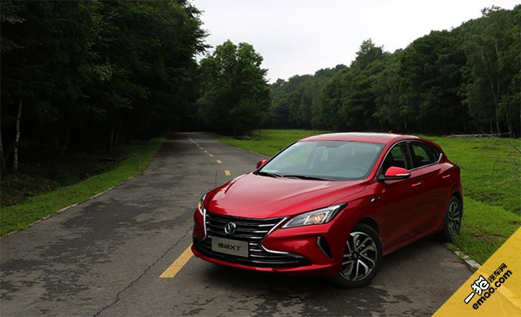 长安逸动xt和福特福克斯怎么选择,长安致尚xt和逸动xt有什么区别