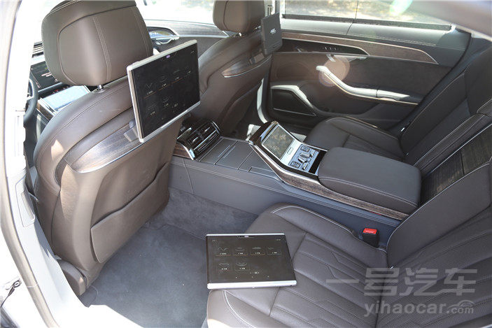 奥迪a8l60tfsiquattro试驾,奥迪a8l试驾视频55tfsi豪华