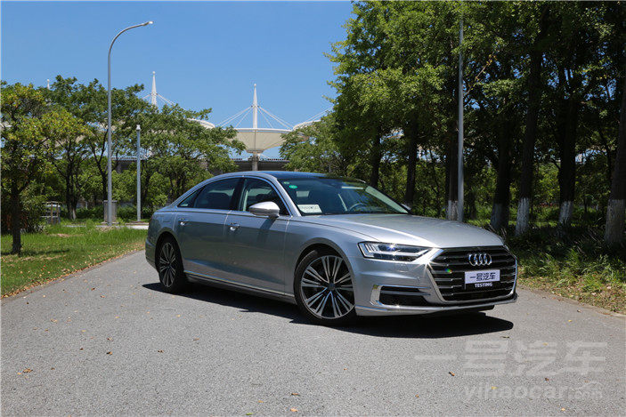 奥迪a8l60tfsiquattro试驾,奥迪a8l试驾视频55tfsi豪华