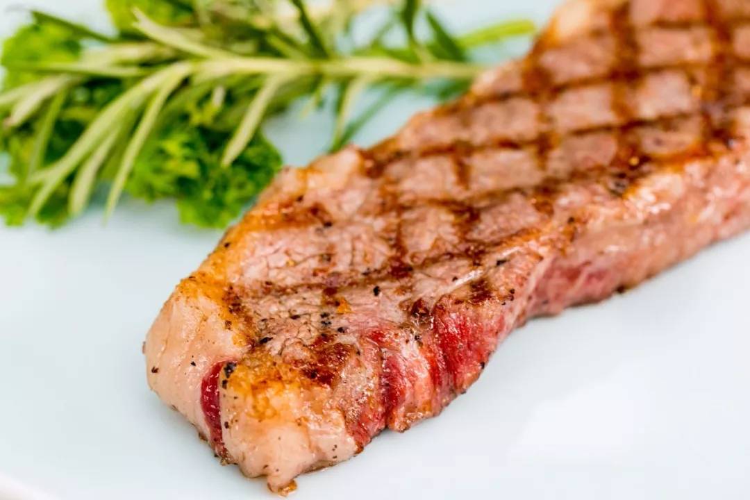 谢霆锋牛排探店,谢霆锋珍藏牛肉