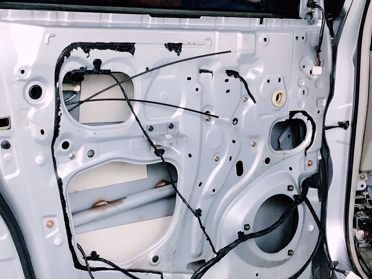 比亚迪m62013款2.0手动舒适型,比亚迪m6商务车性价比