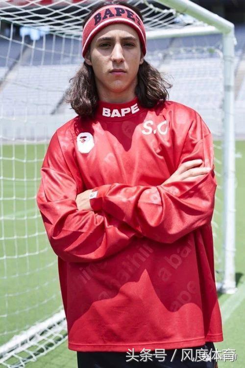 足球穿了护膝还要穿长筒袜吗,足球穿球鞋影响运球吗