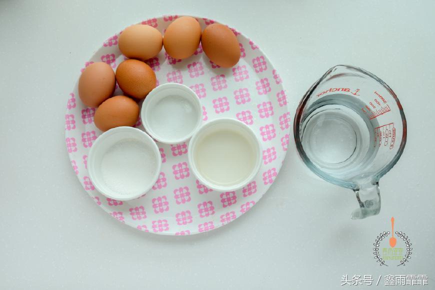 鸡蛋怎么煮蛋黄刚好可以流动,鸡蛋煮多久蛋黄会成型