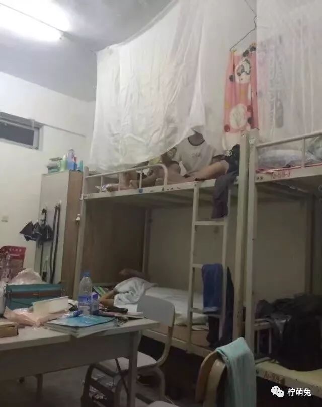 网友晒室友搞笑段子,室友糗事