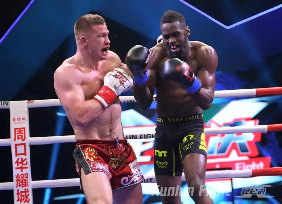 佩雷拉打哭美丽死神,美丽死神被佩雷拉击败过吗