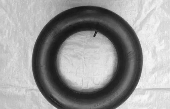 真空胎与钢圈为什么不漏气,真空胎和胎圈不密封打不进去气