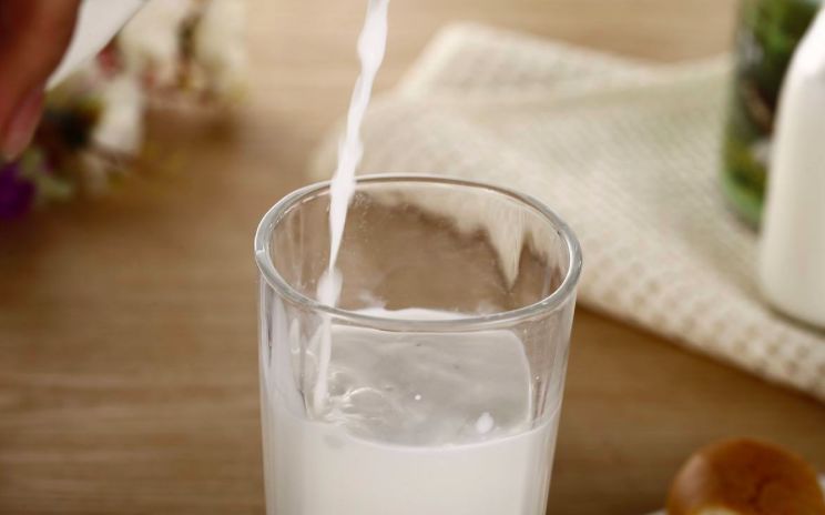 为什么海外版的奶粉更便宜,现在买国产奶粉还是进口奶粉