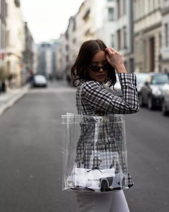 大半个时尚圈都在穿什么单品,半个时尚圈都在穿的泰迪熊外套