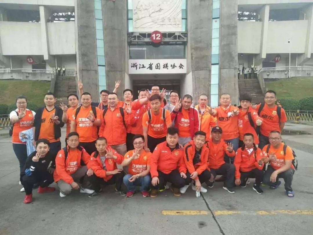 致大连球迷,致足球球迷