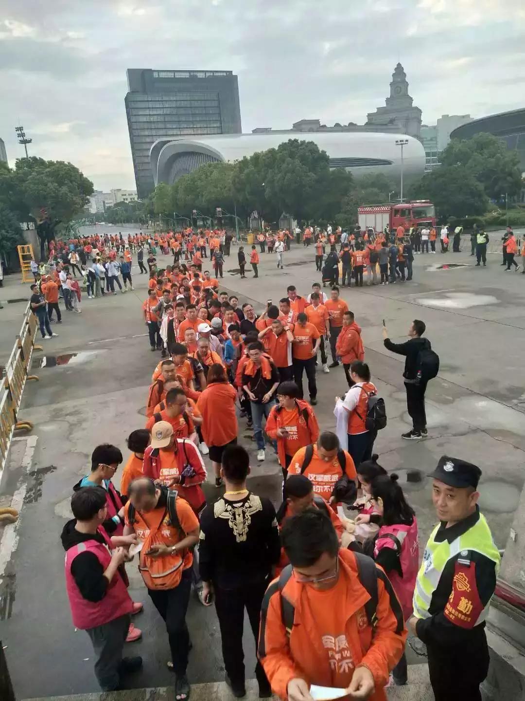 致大连球迷,致足球球迷