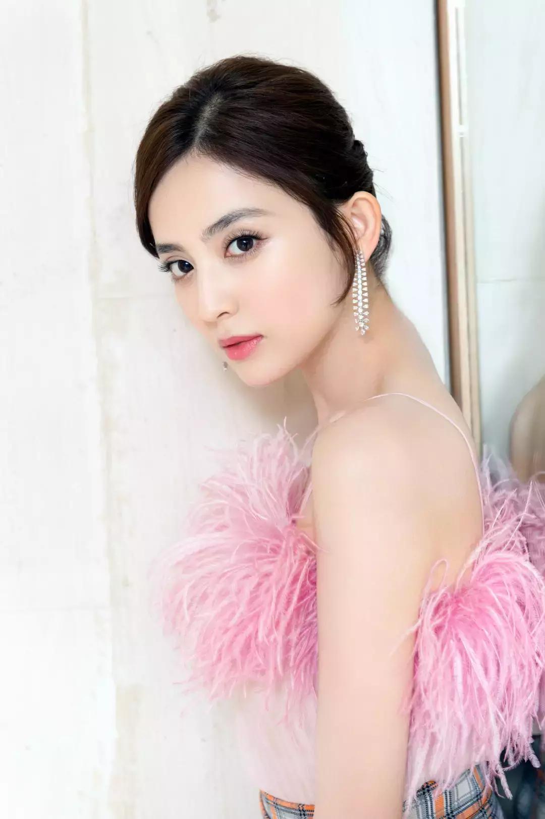 高端护肤品适合什么年龄段用,女人多大年龄要用抗衰老的护肤品