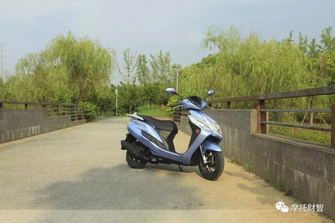 新大洲本田ex125踏板空间尺寸,新大洲本田2019款125踏板