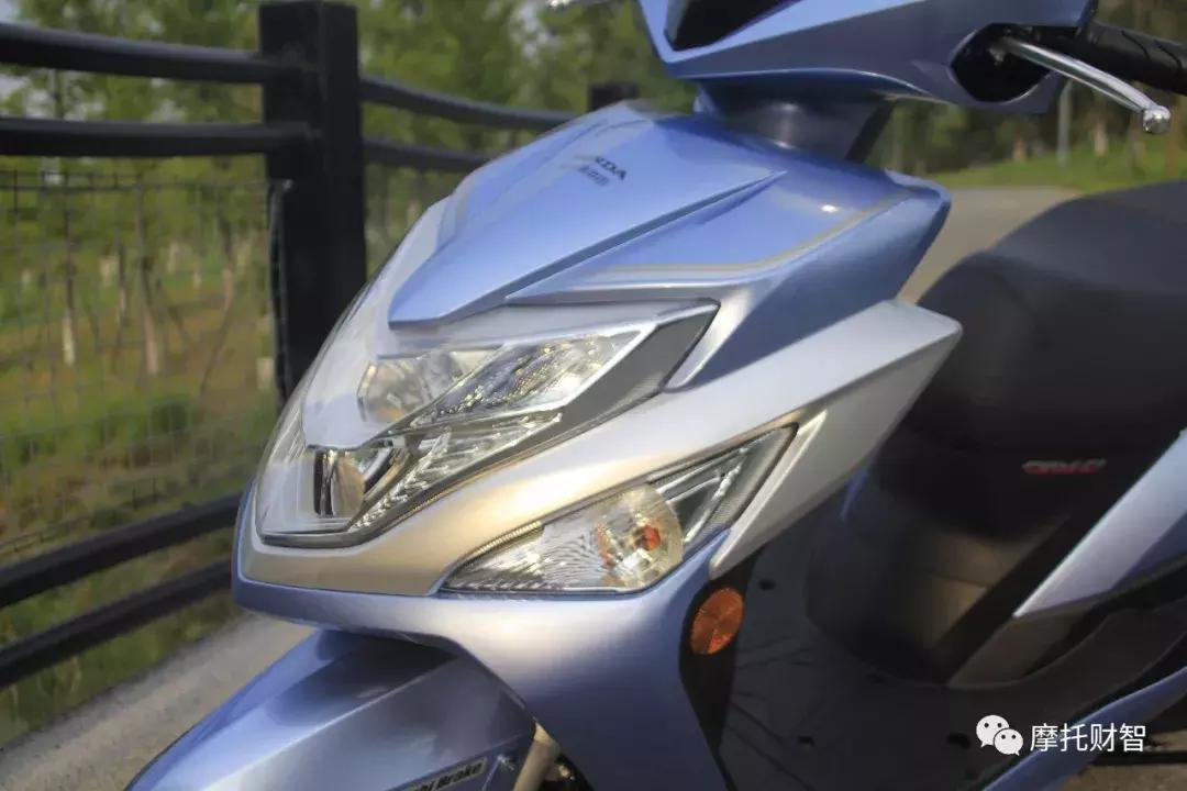 新大洲本田ex125踏板空间尺寸,新大洲本田2019款125踏板