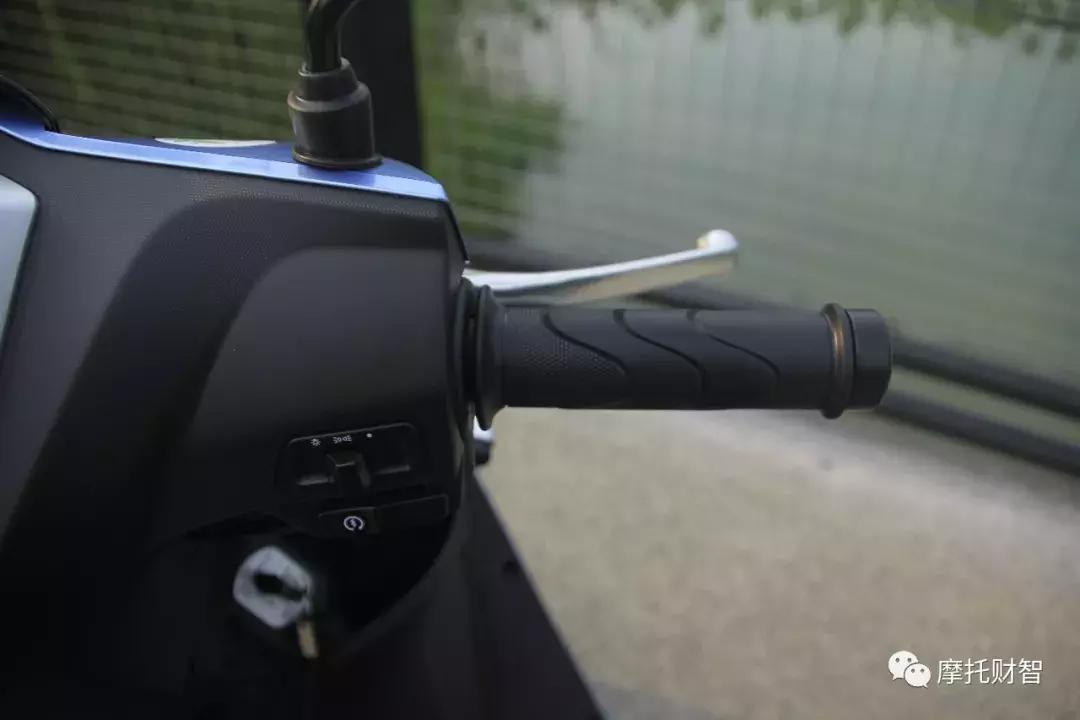 新大洲本田ex125踏板空间尺寸,新大洲本田2019款125踏板