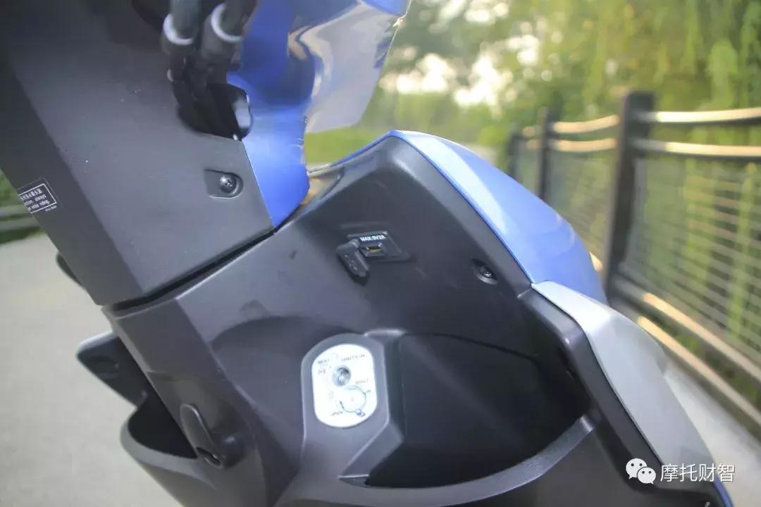 新大洲本田ex125踏板空间尺寸,新大洲本田2019款125踏板