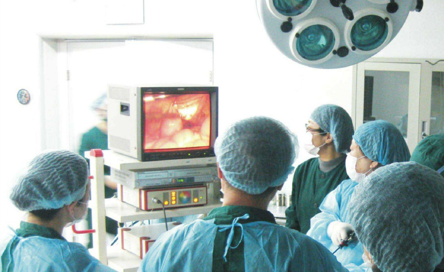 阴式B超实习生围观是否合理，网友表示：应该征求对方意见