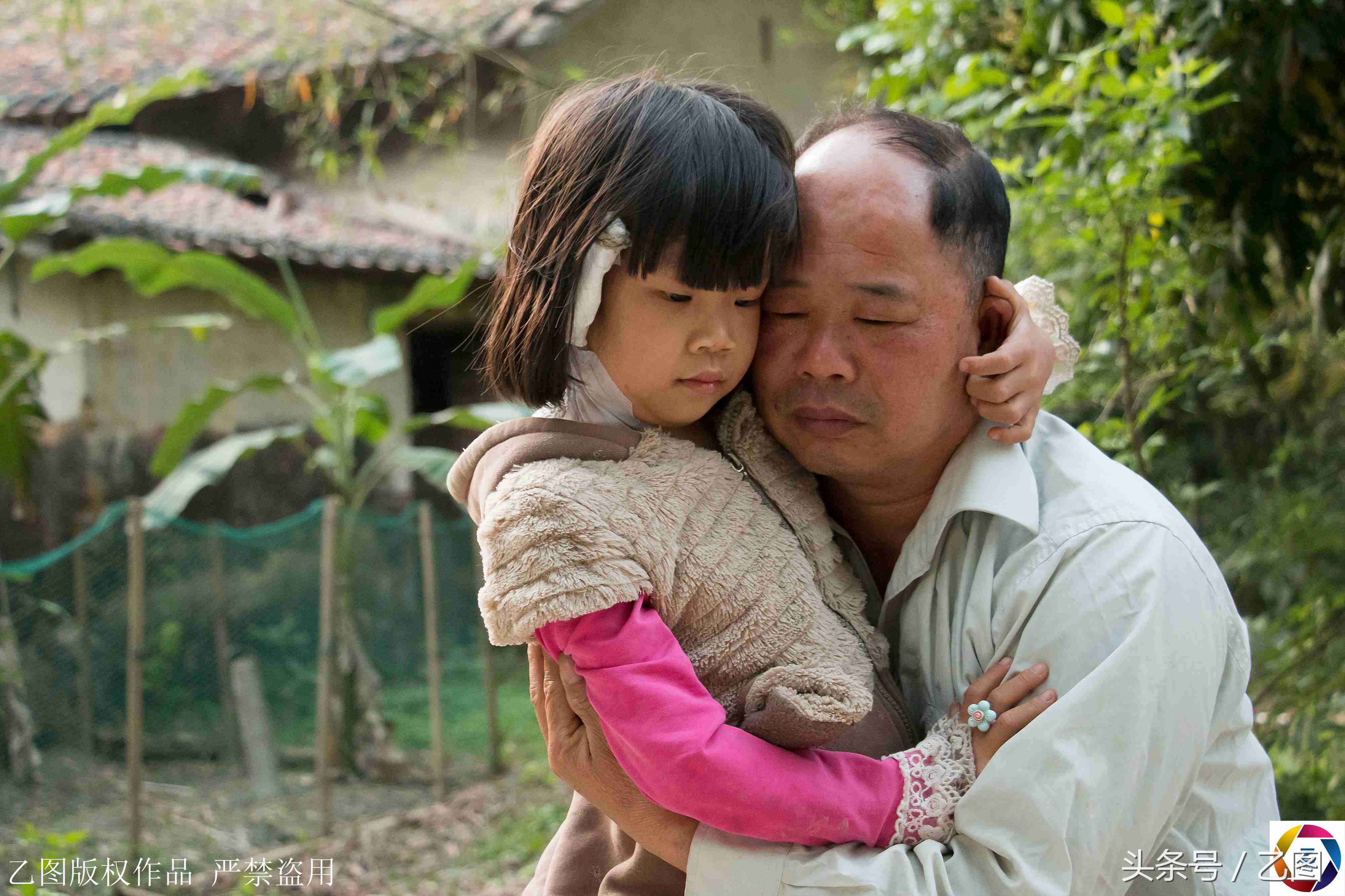 资深记者辞职专拍小人物,在头条获6亿流量,还用镜头解救了140个家庭