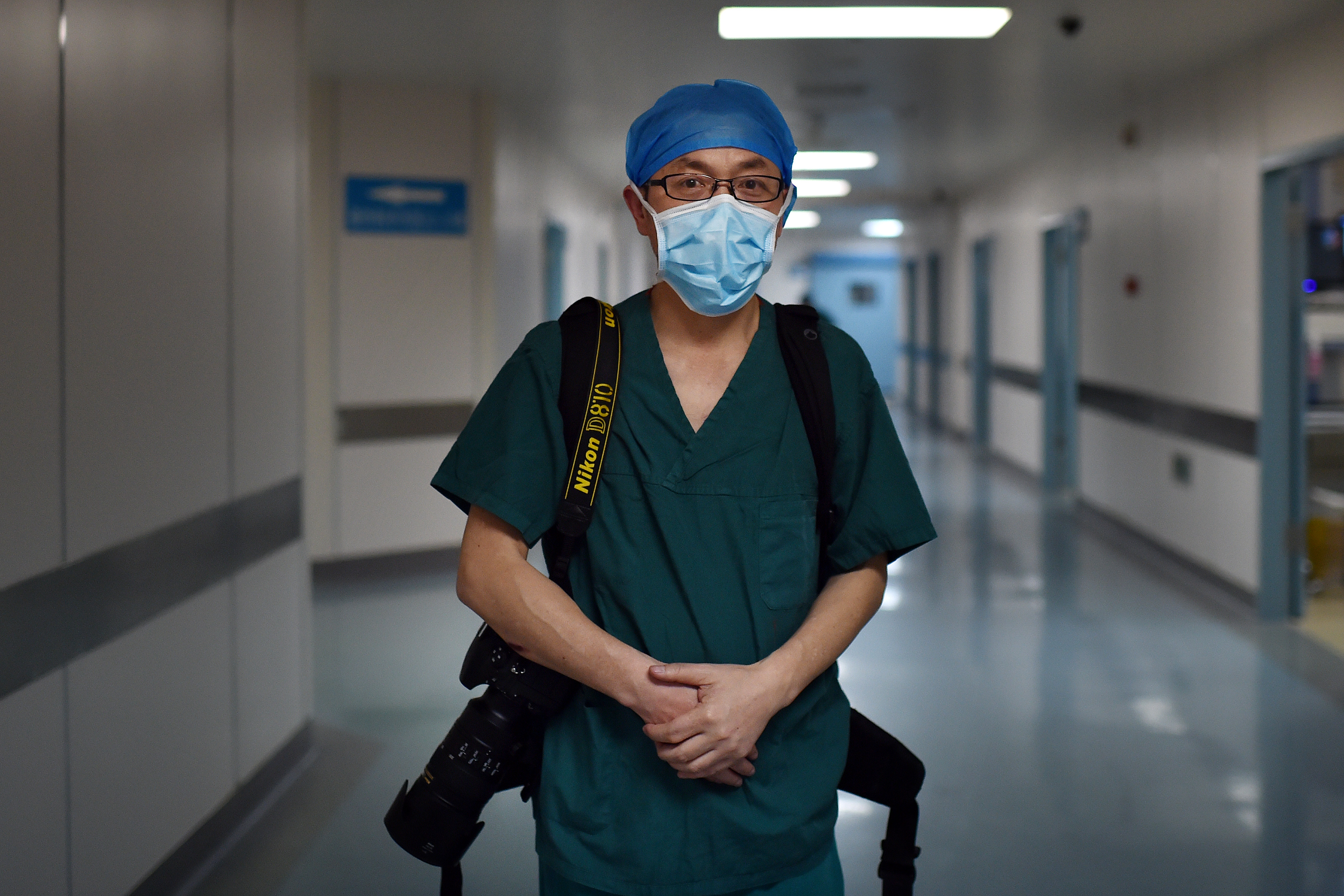 资深记者辞职专拍小人物,在头条获6亿流量,还用镜头解救了140个家庭