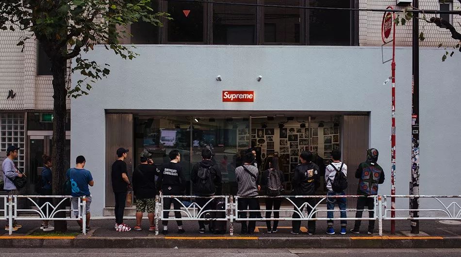 潮青恐惧：被鉴定成Fake,贩子说还在等清关；在这里我用原价买到至尊潮货