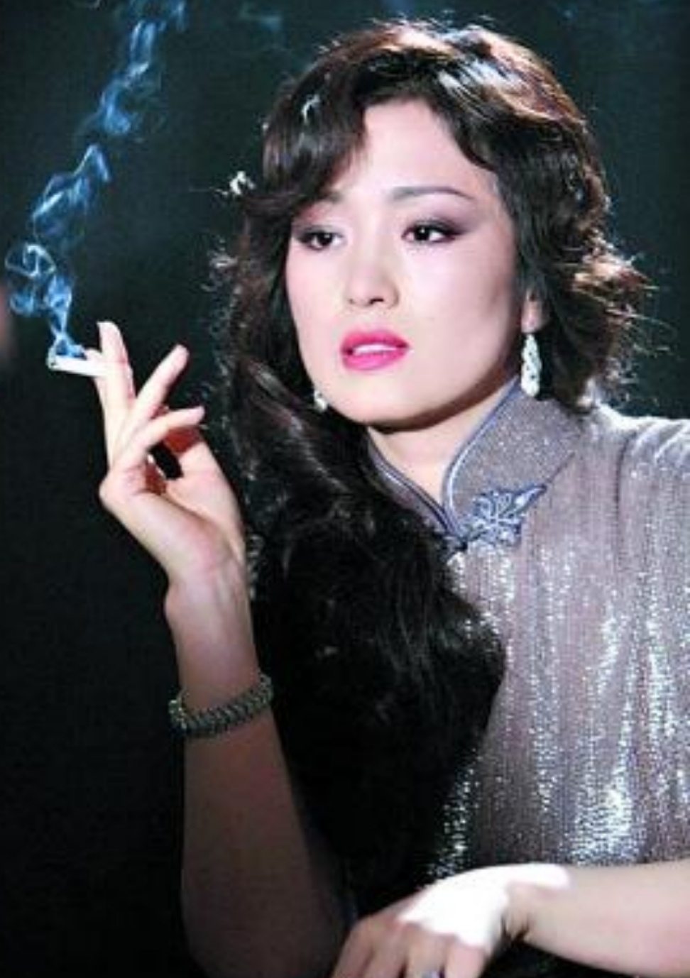 曾记否，电影里那些抽烟的女人