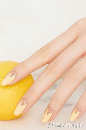 美甲夏天不要甲片推荐什么,短指甲手黑适合夏天的美甲