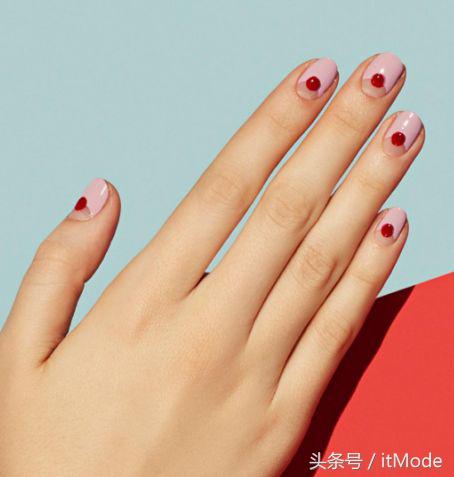 美甲夏天不要甲片推荐什么,短指甲手黑适合夏天的美甲